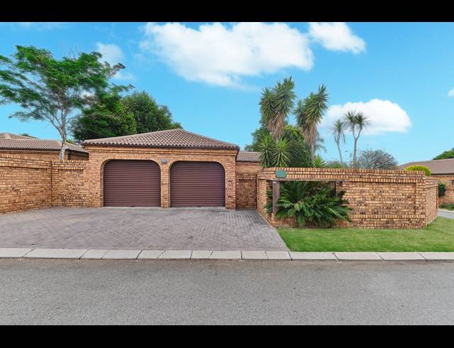 3 BEDROOM FREEHOLD FOR SALE IN NORTH RIDING